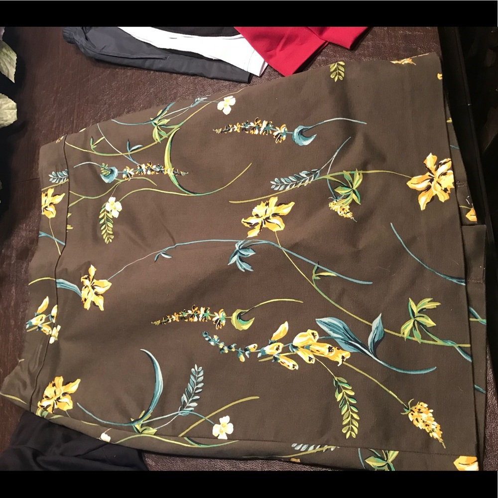 Ann Taylor, size 6